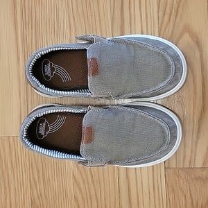 Tucker + Tate slip on shoes